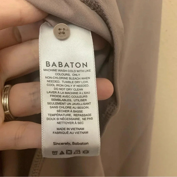 Aritzia Babaton Contour V-neck Henley Bodysuit - Picture 10 of 11